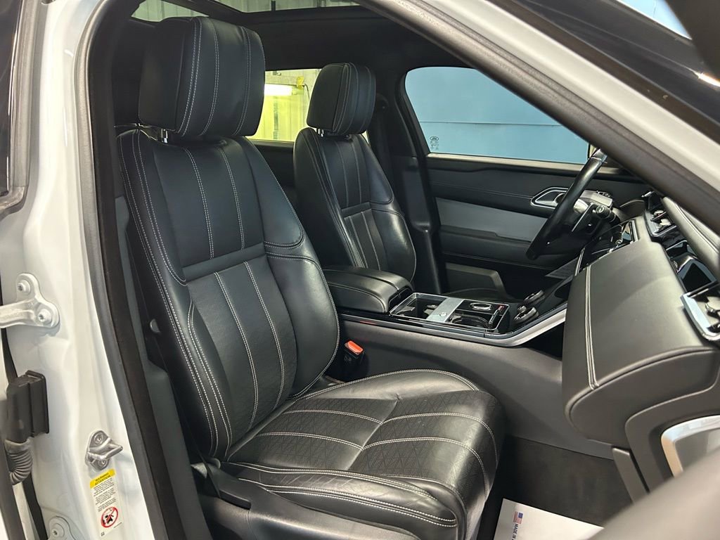 Used 2018 Land Rover Range Rover Velar R-Dynamic HSE image 50