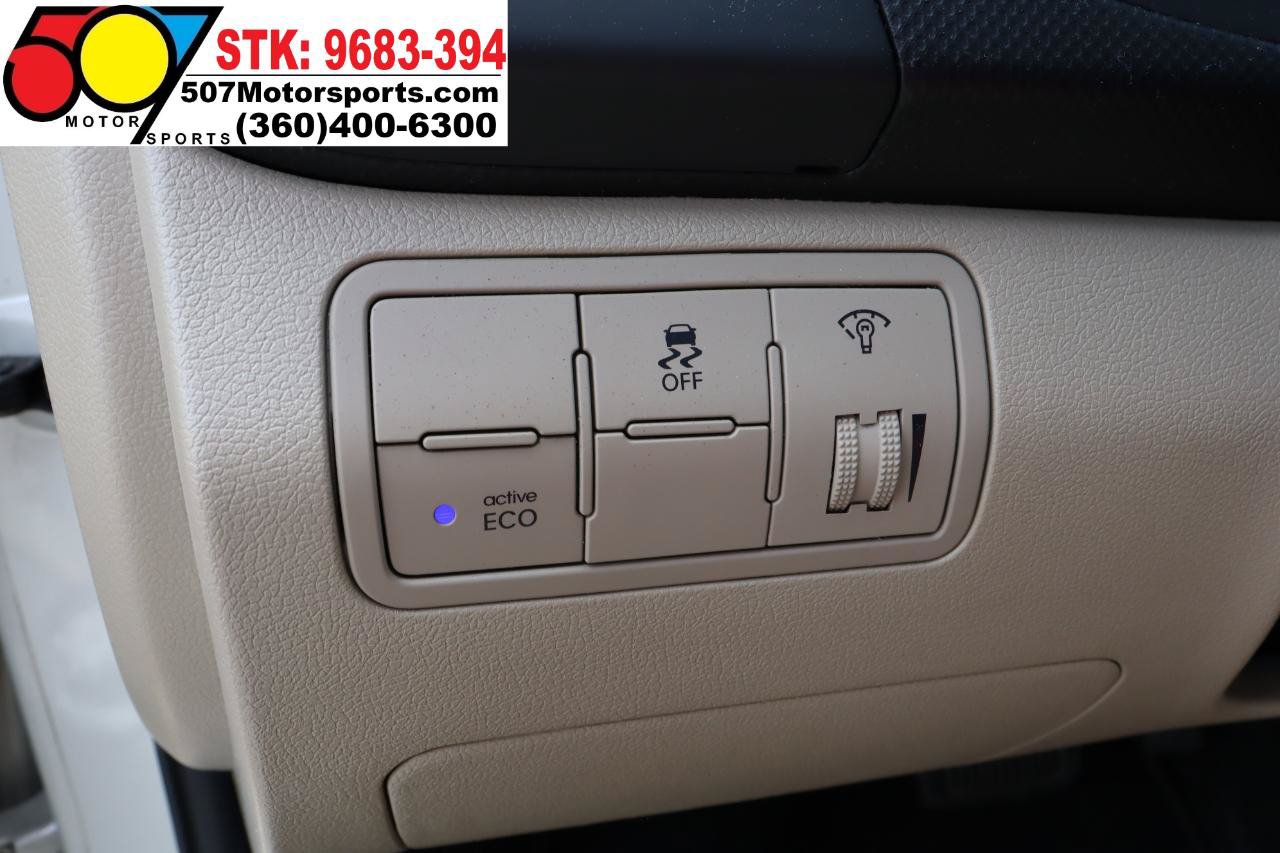 Used 2016 Hyundai Accent SE FWD image 25