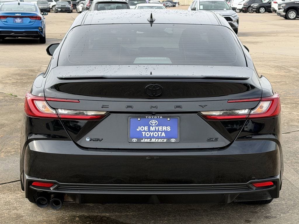 Used 2025 Toyota Camry SE w/ Convenience Package FWD image 8