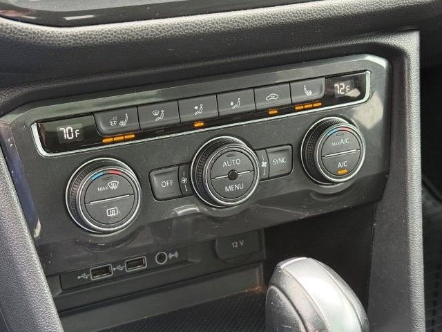 Used 2018 Volkswagen Tiguan SEL Premium w/ 3rd Row Seat Package image 29