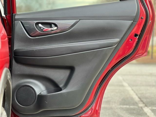 Used 2016 Nissan Rogue SL w/ SL Premium Package image 18