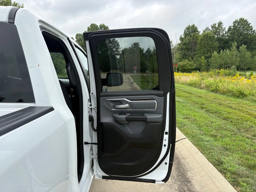 Used 2023 RAM 1500 Big Horn AWD/4WD image 32