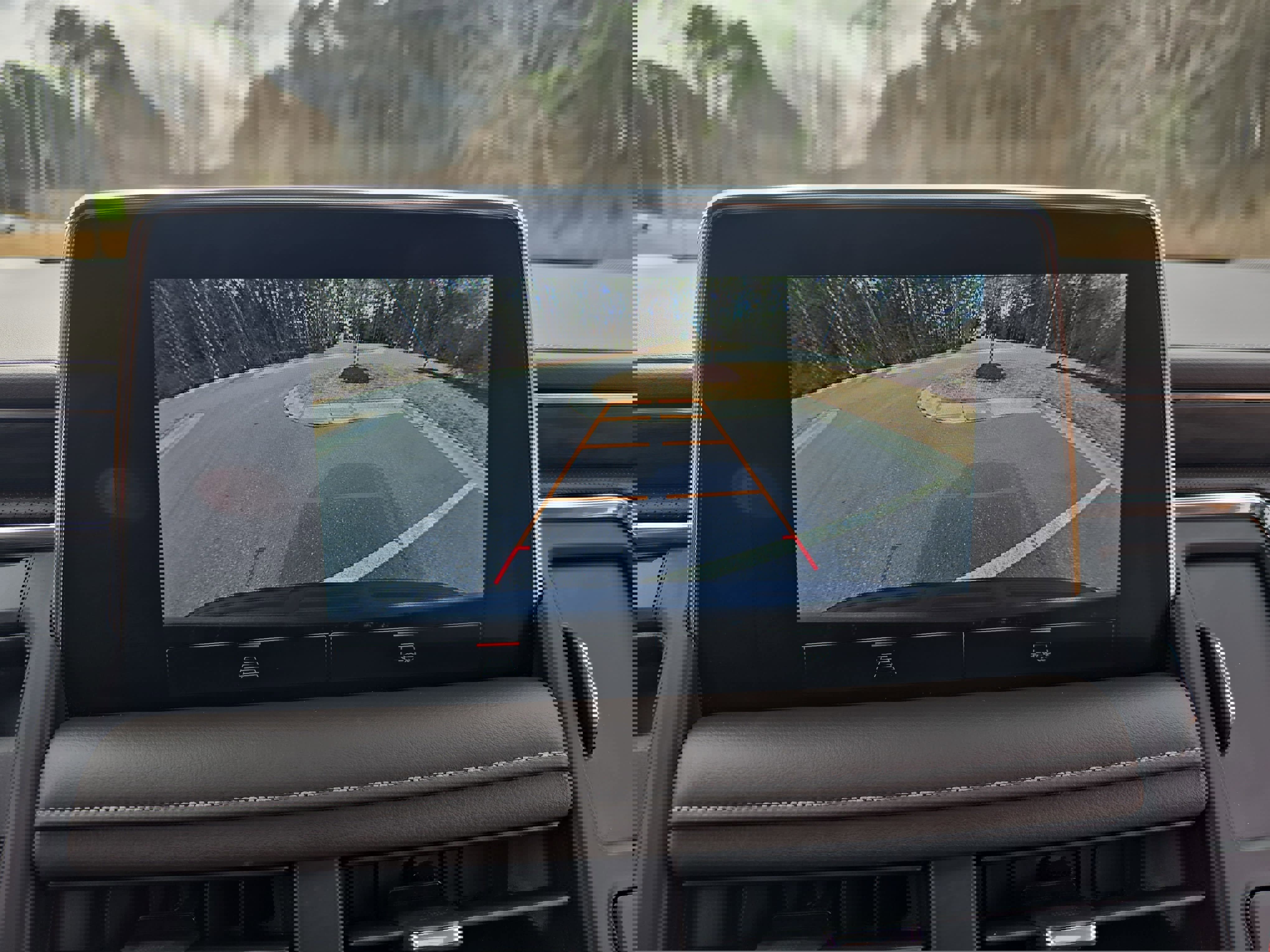 Used 2023 GMC Yukon XL SLT image 25