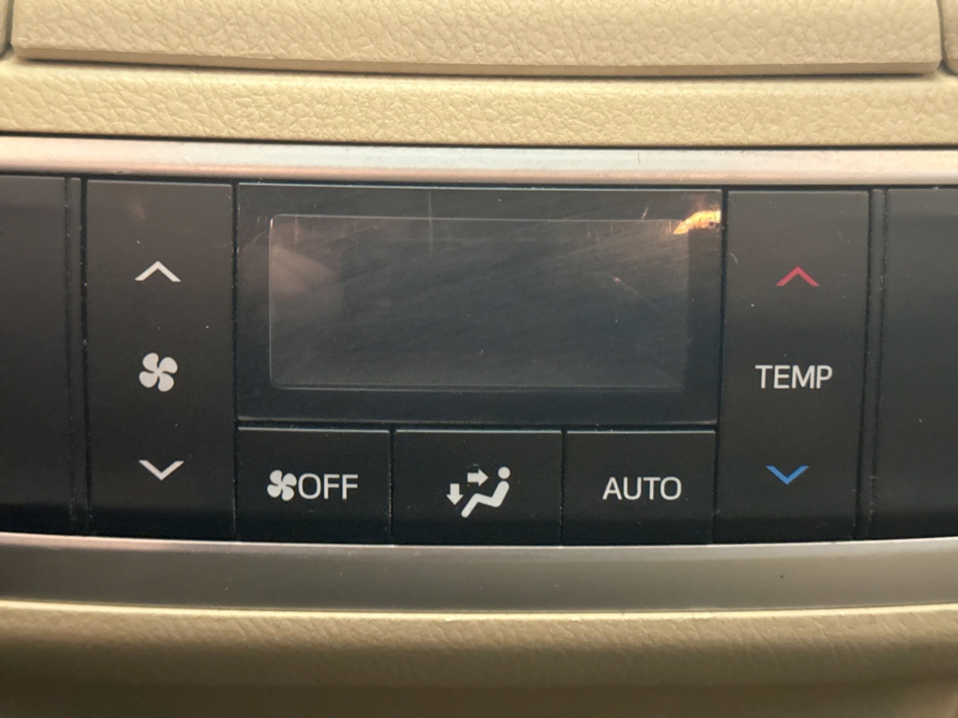 Used 2014 Toyota Highlander XLE image 19