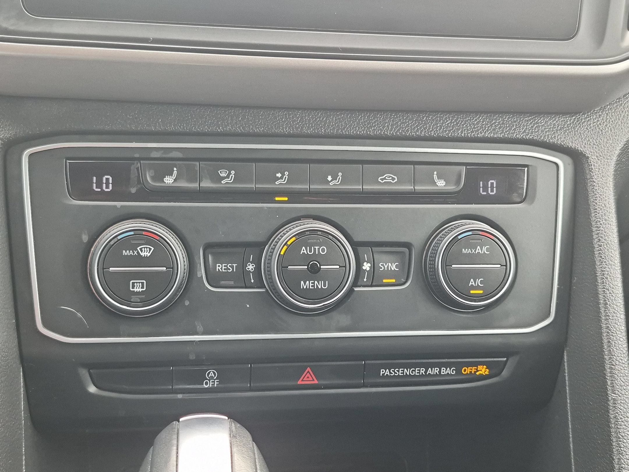 Used 2020 Volkswagen Atlas SE w/ Panoramic Sunroof Package AWD/4WD image 21
