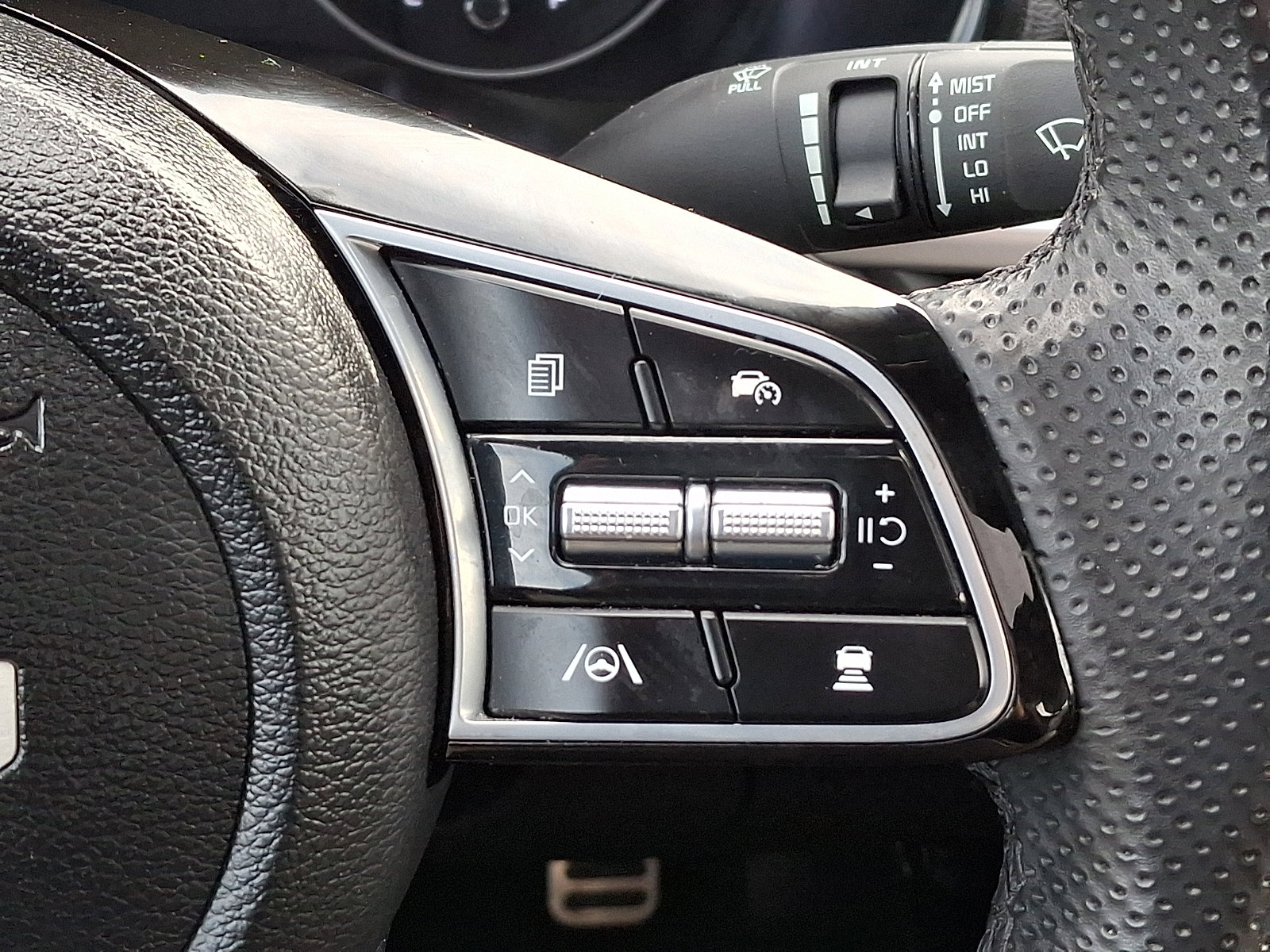Used 2023 Kia Forte GT-Line w/ GT-Line Premium Package FWD image 23