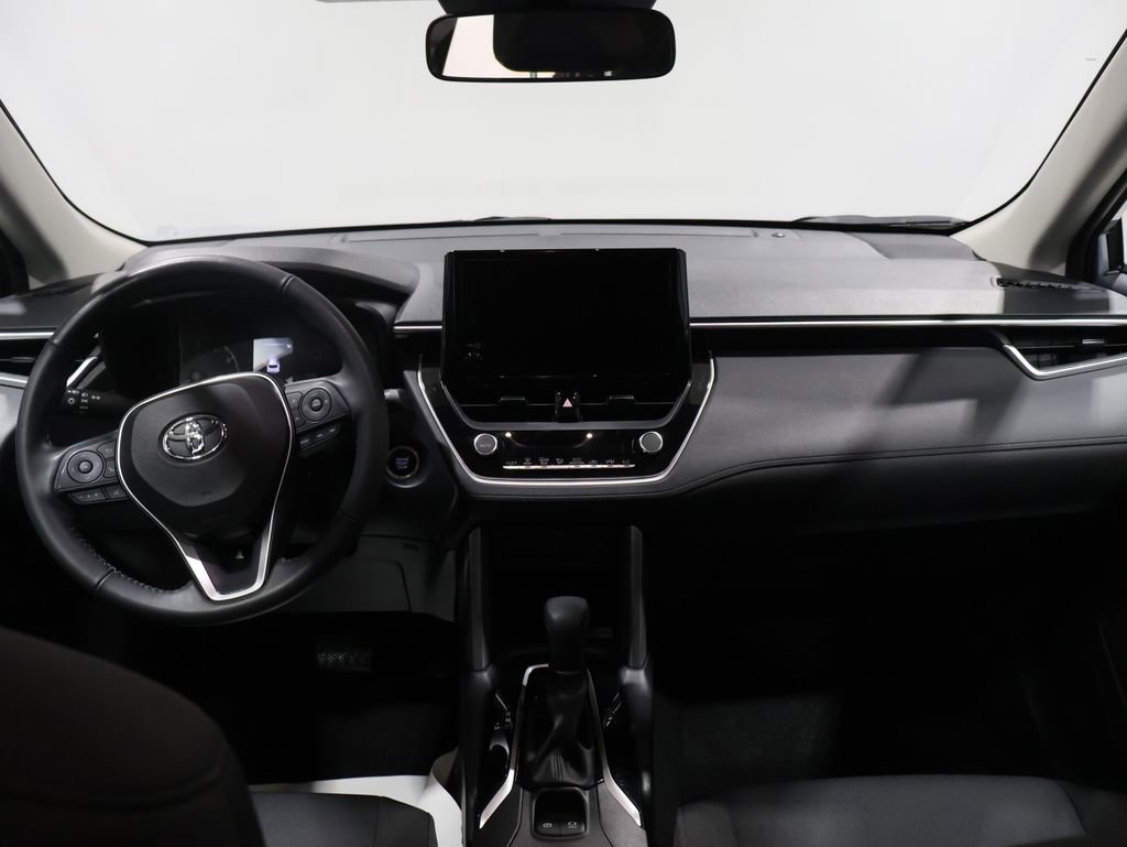 Used 2023 Toyota Corolla Cross LE w/ Moonroof Package image 17