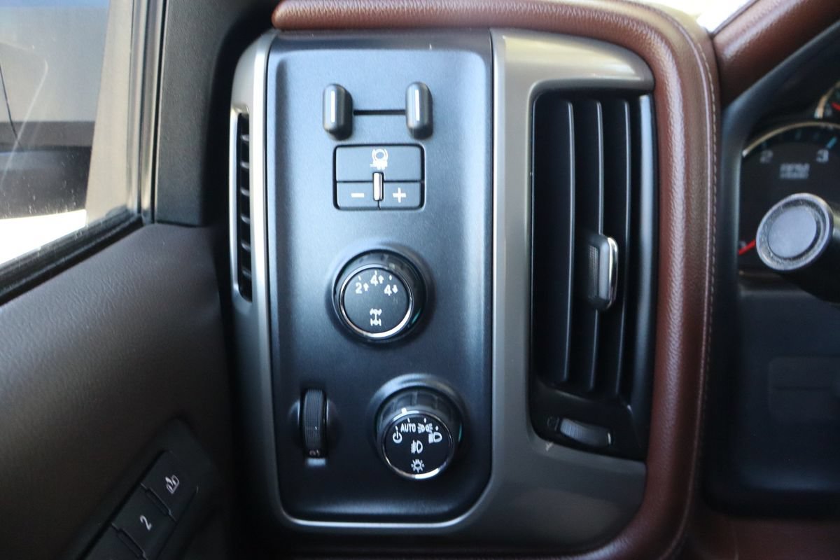 Used 2016 Chevrolet Silverado 2500 High Country w/ Duramax Plus Package AWD/4WD image 29