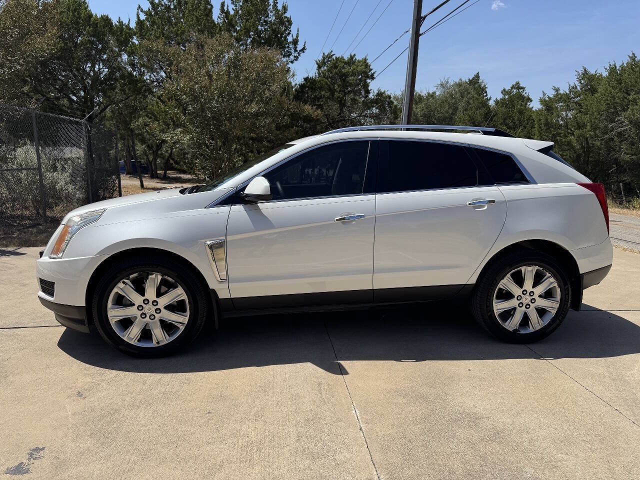 Used 2016 Cadillac SRX Luxury w/ Driver Awareness Package FWD image 7
