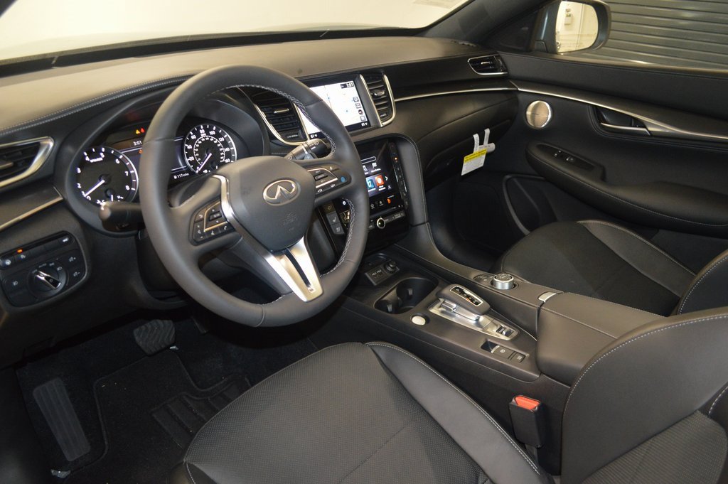 New 2025 INFINITI QX55 Essential w/ Accent Package AWD/4WD image 4