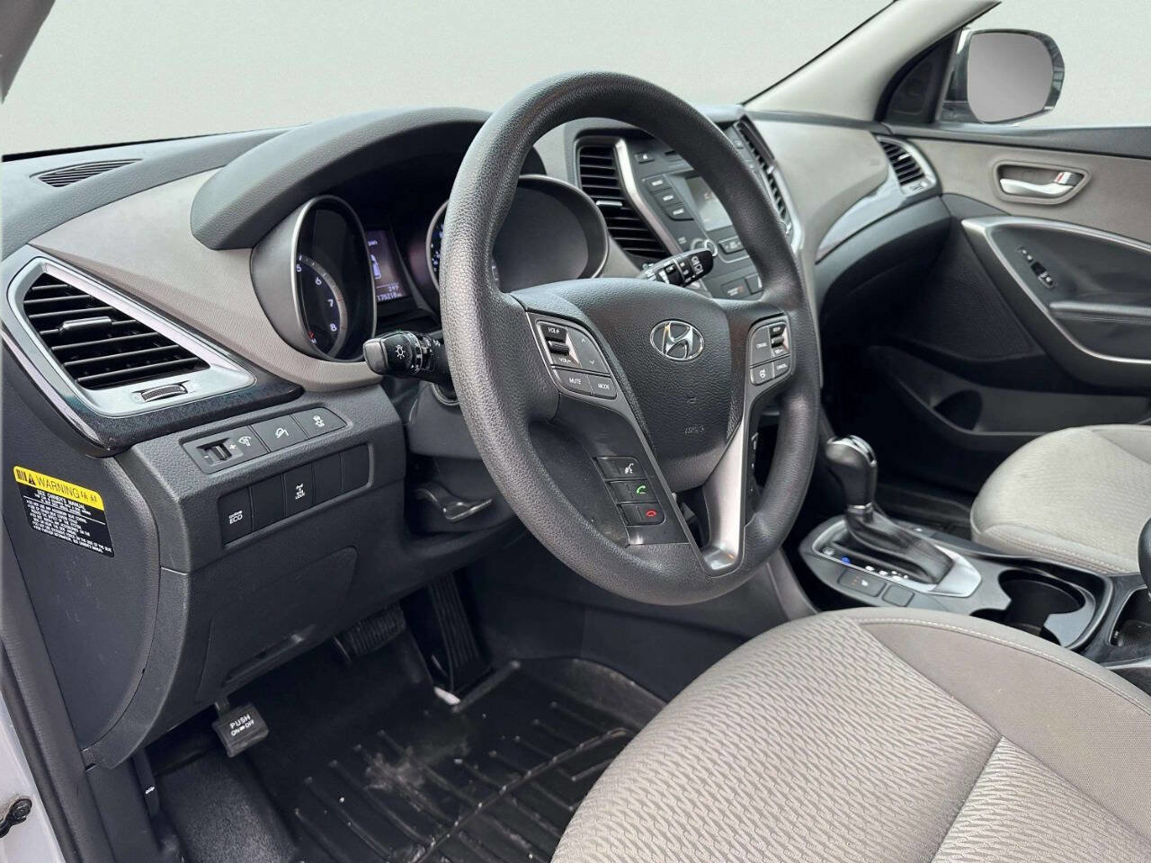 Used 2016 Hyundai Santa Fe SE AWD/4WD image 14