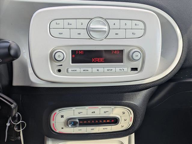 Used 2018 smart fortwo electric drive image 16