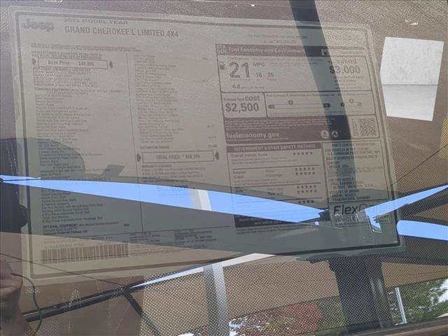 New 2025 Jeep Grand Cherokee L Limited w/ Luxury Tech Group II image 17