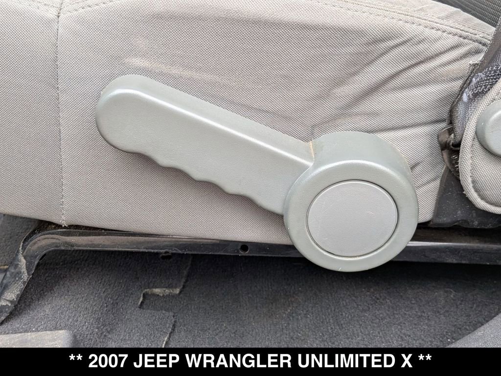 Used 2007 Jeep Wrangler Unlimited X w/ Dual Top Group AWD/4WD image 16