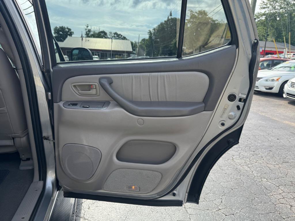Used 2001 Toyota Sequoia Limited RWD image 17