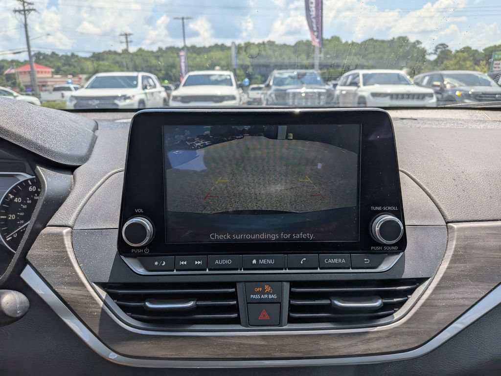Used 2024 Nissan Altima 2.5 SV FWD image 24