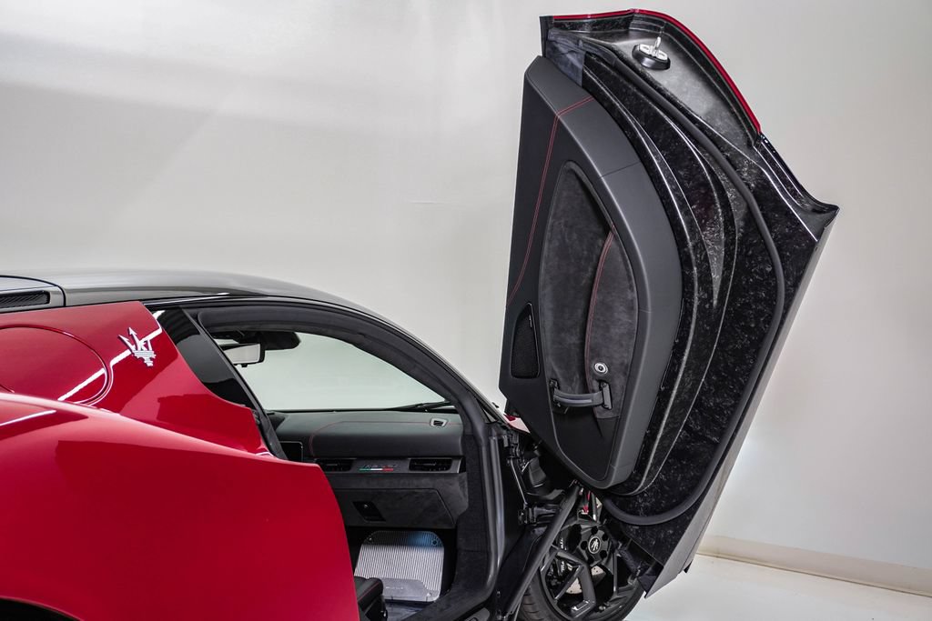 Used 2023 Maserati MC20 Coupe RWD image 19