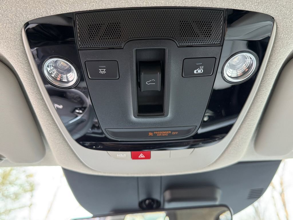 Certified 2025 Kia Niro EX Touring image 21