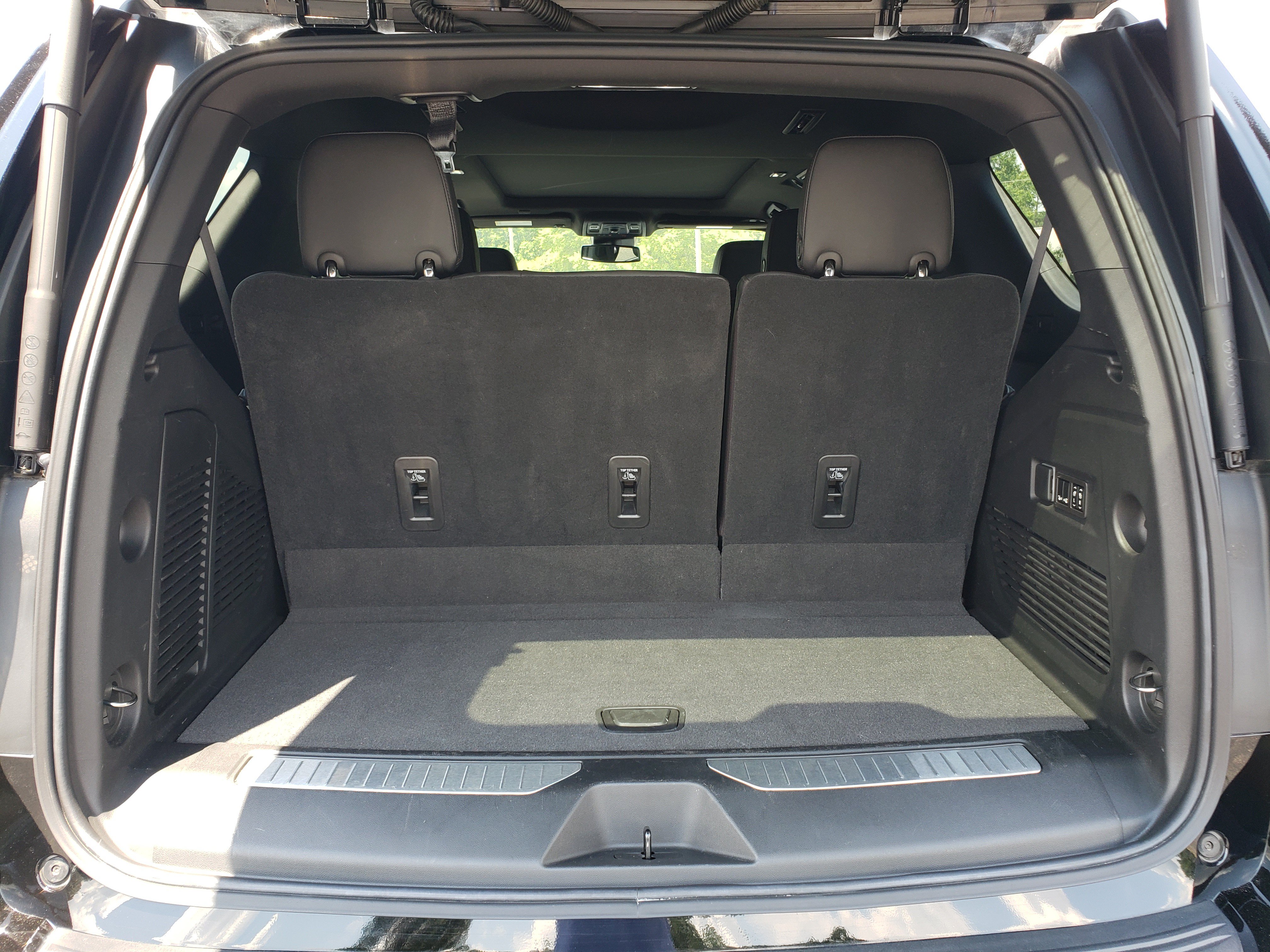 Used 2023 Chevrolet Tahoe RST w/ Luxury Package RWD image 11