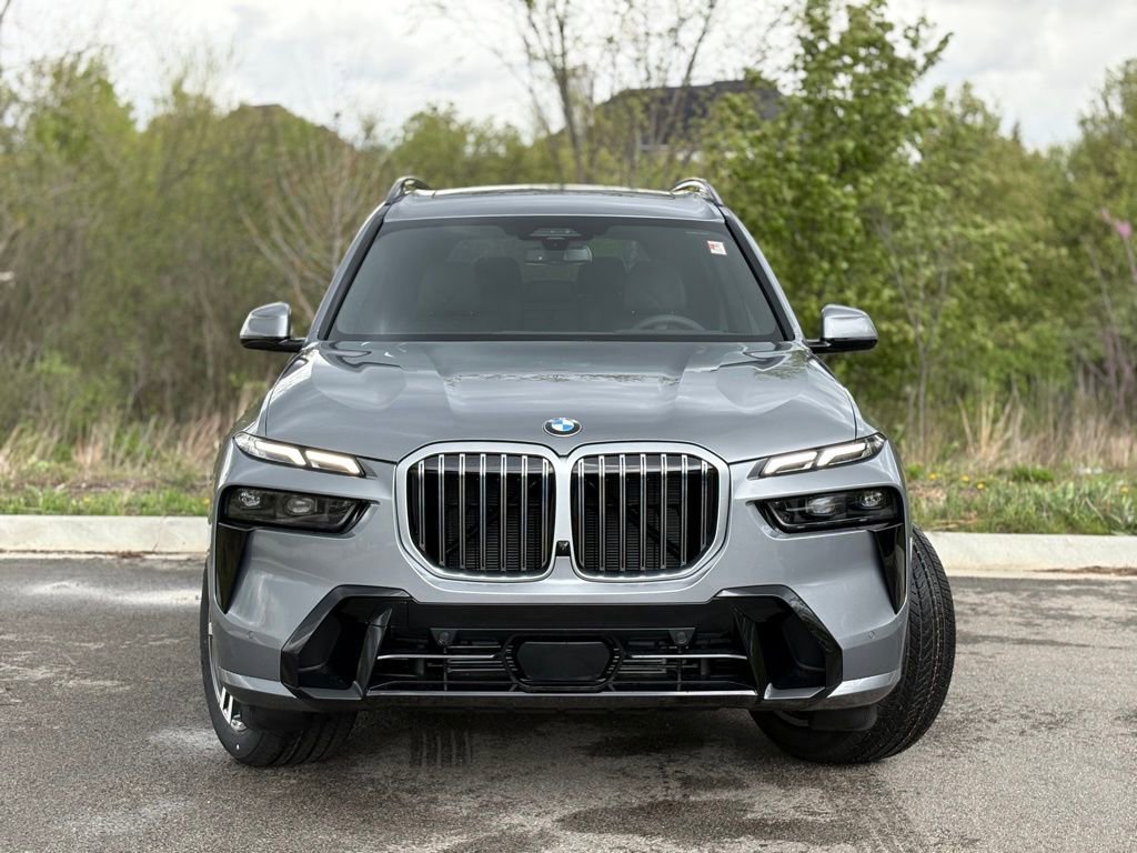 Used 2026 BMW X7 xDrive40i w/ M Sport Package image 2