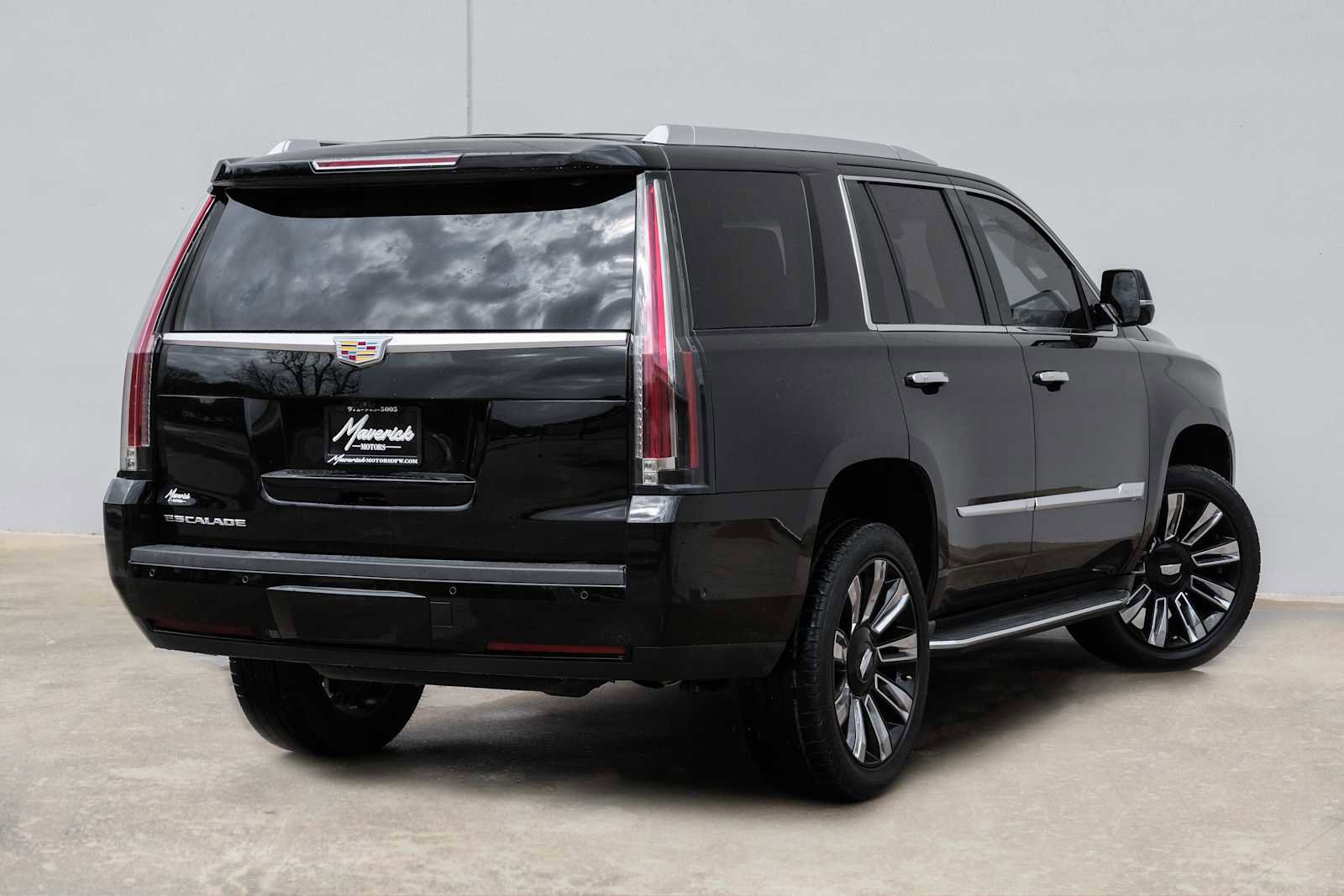 Used 2019 Cadillac Escalade Luxury image 8