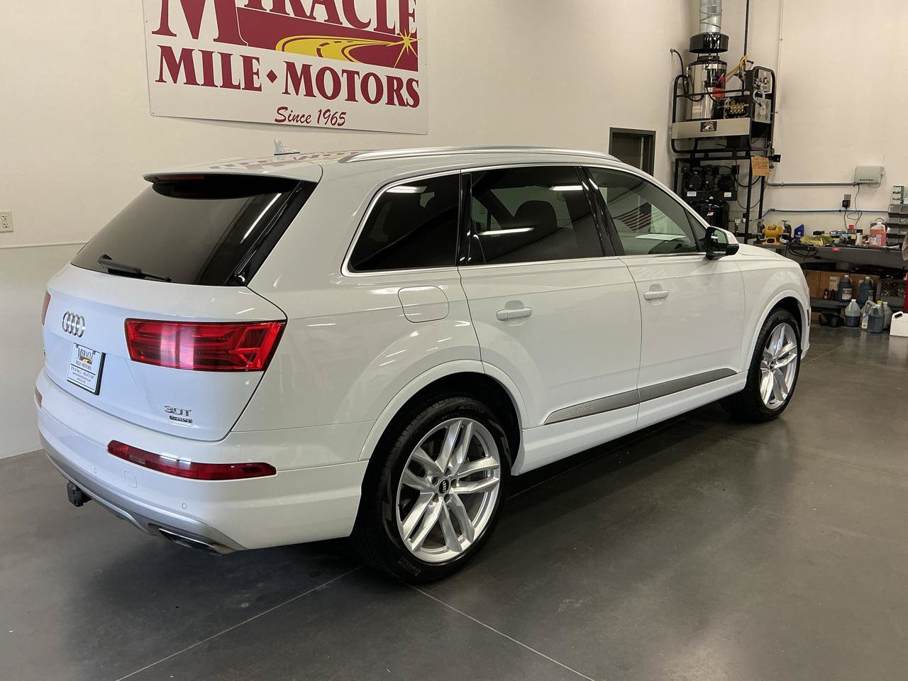 Used 2017 Audi Q7 3.0T Prestige AWD/4WD image 7