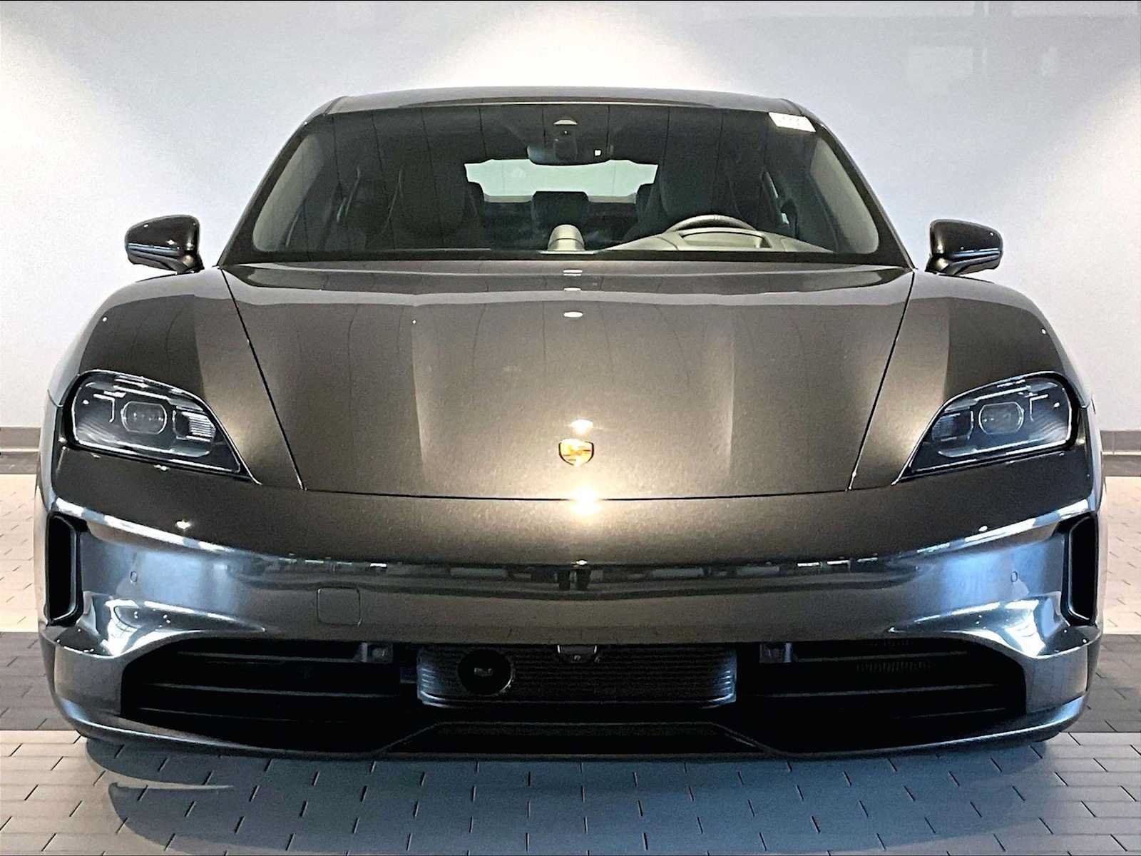 Used 2025 Porsche Taycan RWD image 13
