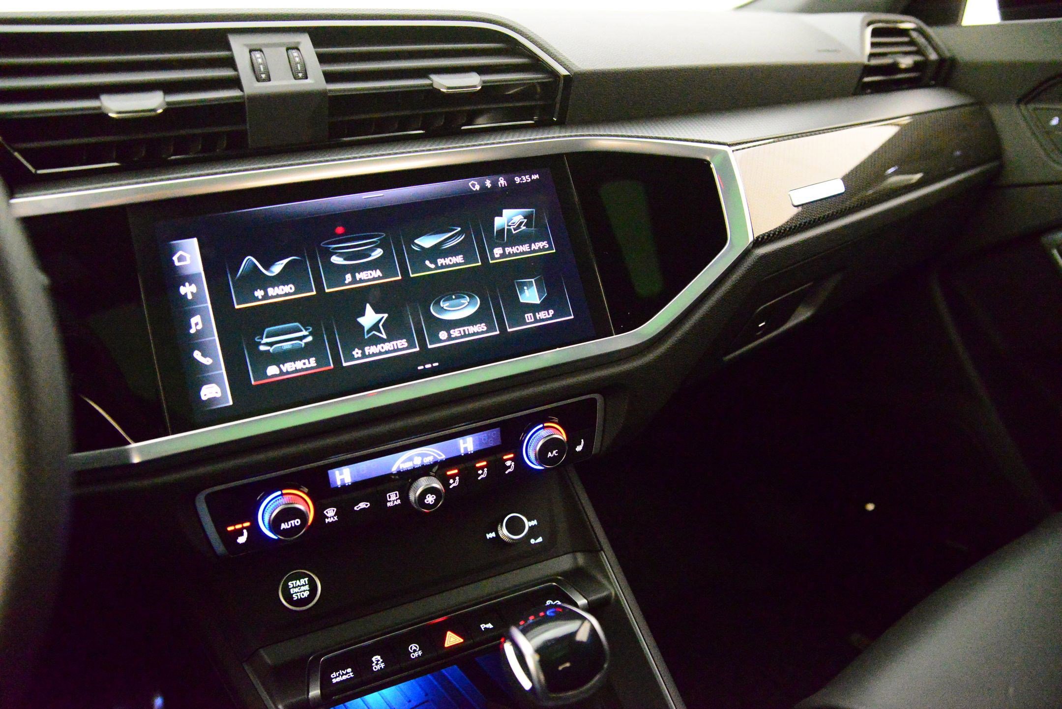 Certified 2025 Audi Q3 2.0T Premium Plus w/ Premium Plus Package image 27