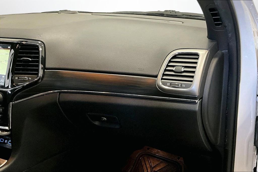 Used 2021 Jeep Grand Cherokee Limited w/ Luxury Group II image 26