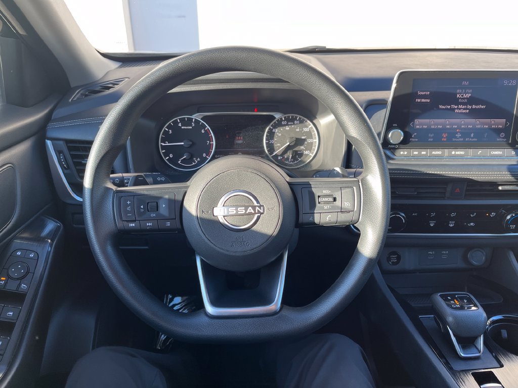 Used 2024 Nissan Rogue S AWD/4WD image 14