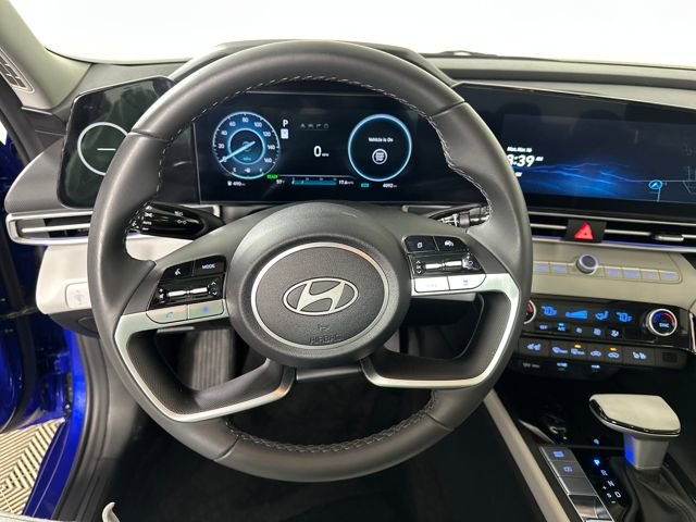 Certified 2025 Hyundai Elantra Limited image 42
