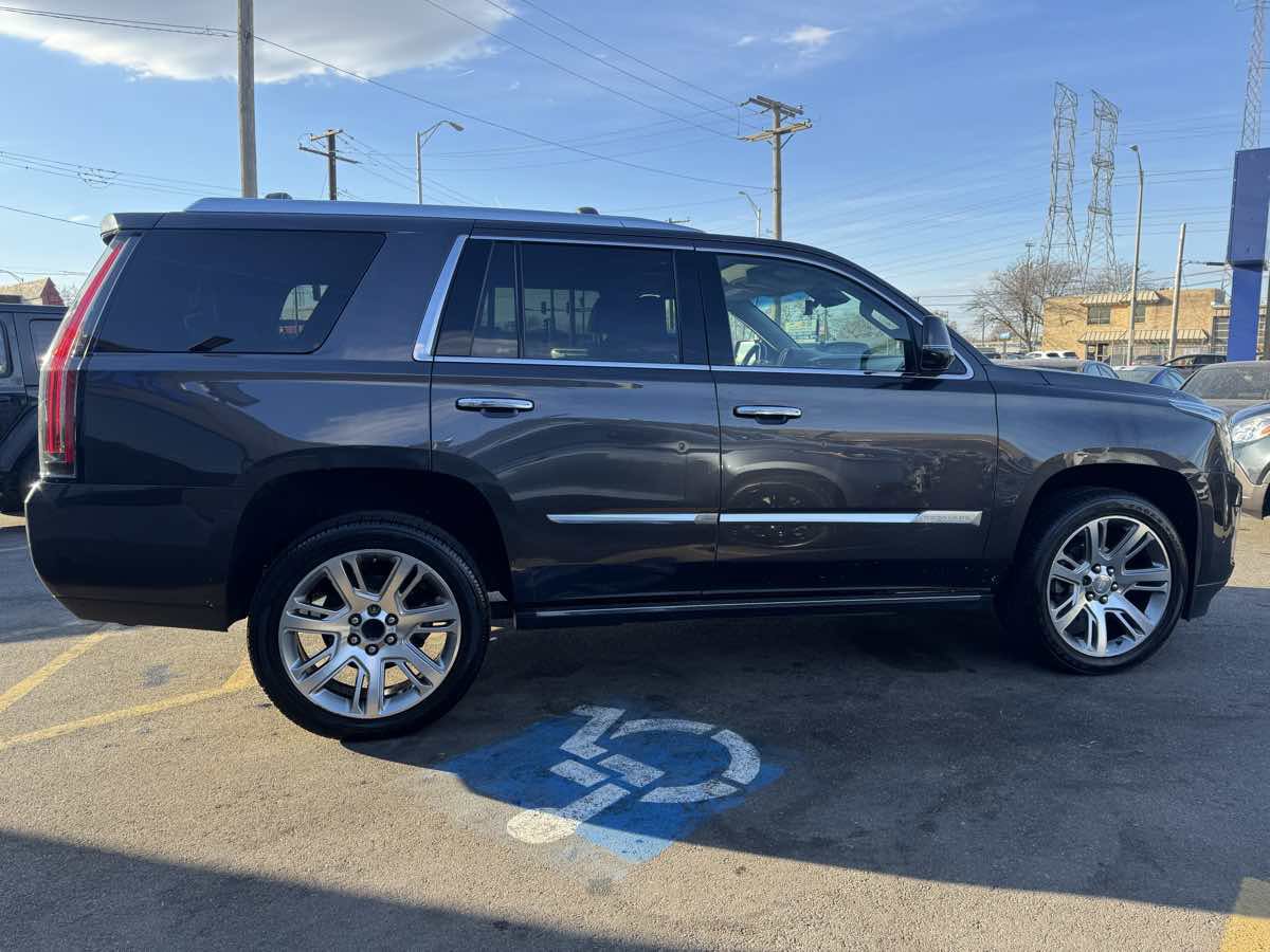 Used 2018 Cadillac Escalade Premium Luxury image 4
