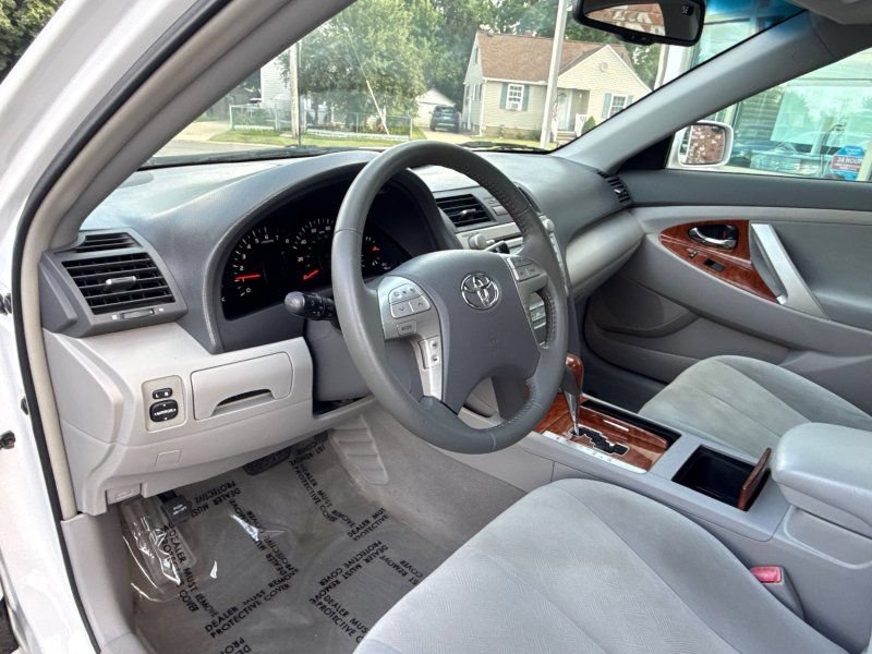 Used 2009 Toyota Camry XLE FWD image 11