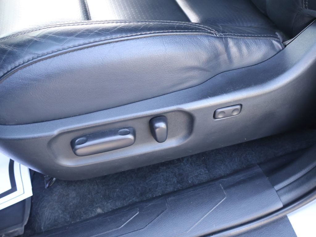 Used 2023 Toyota Tacoma Limited AWD/4WD image 26