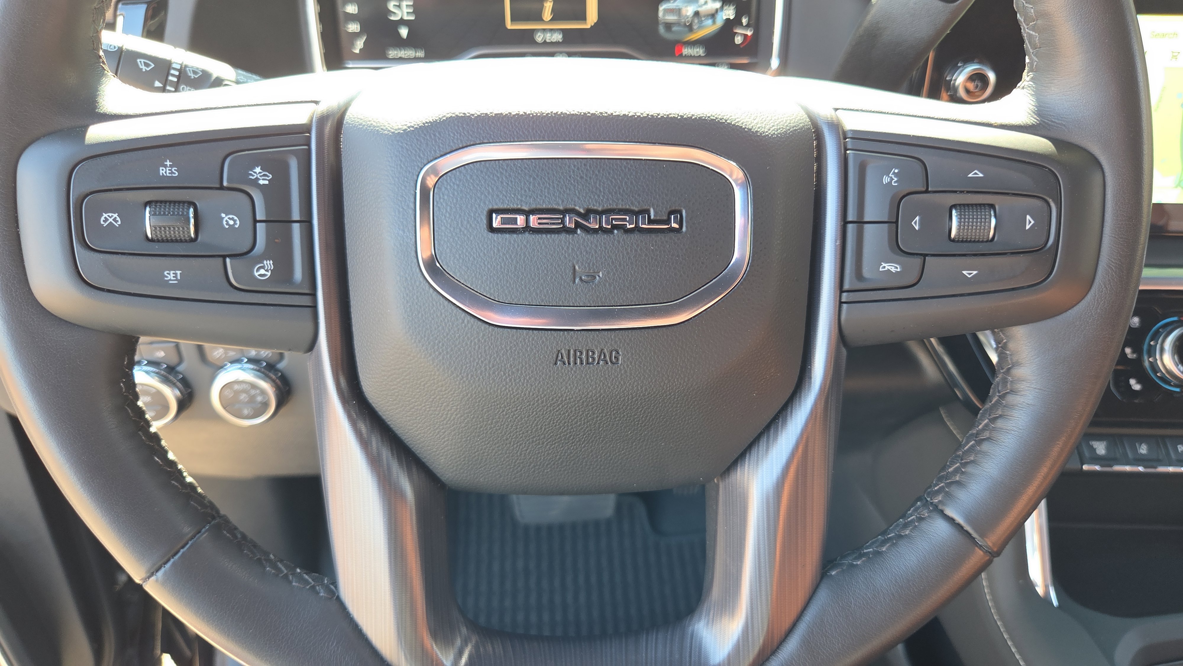 Used 2025 GMC Sierra 2500 Denali Ultimate image 26