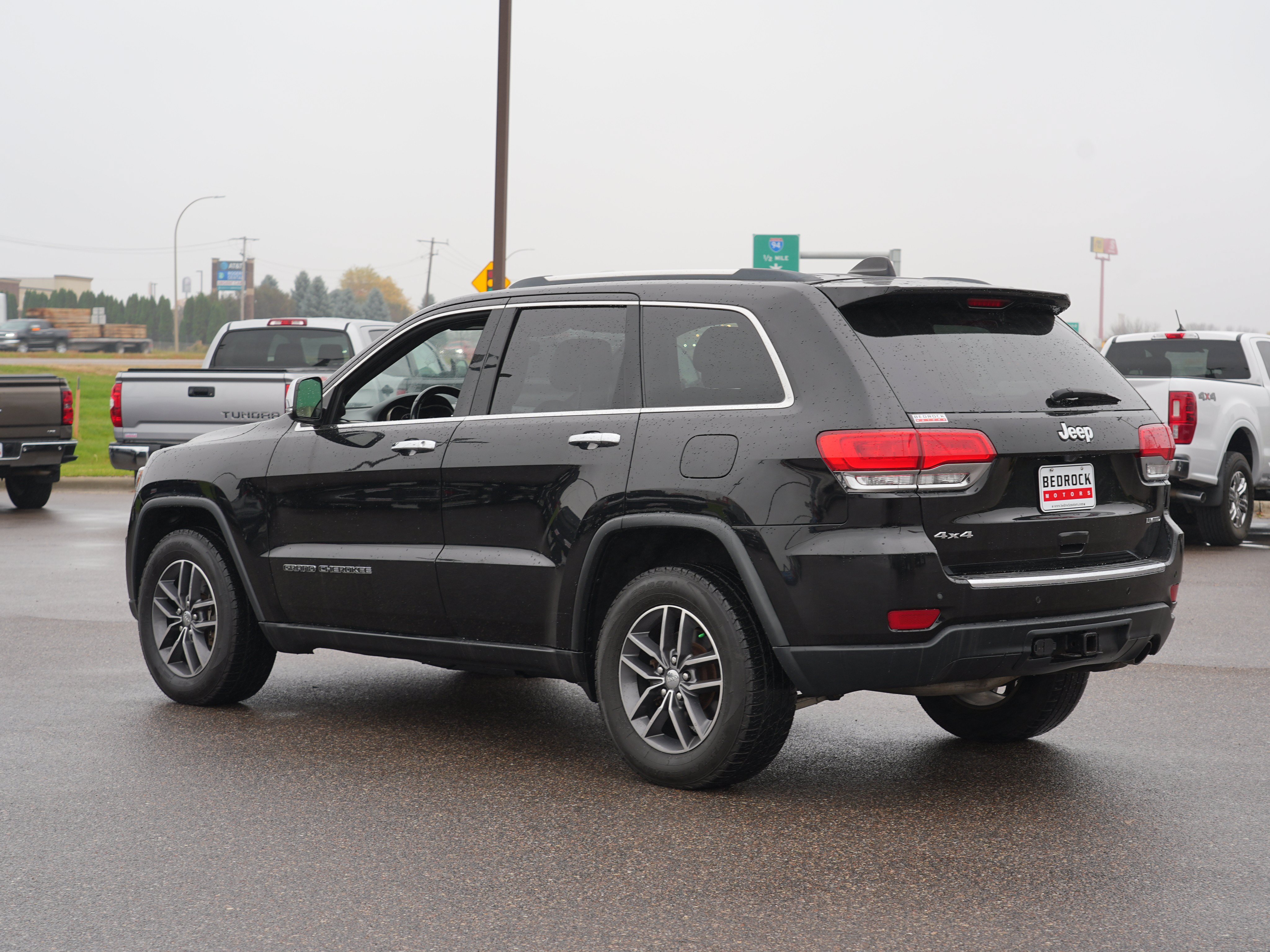 Used 2017 Jeep Grand Cherokee Limited w/ Luxury Group II AWD/4WD image 5