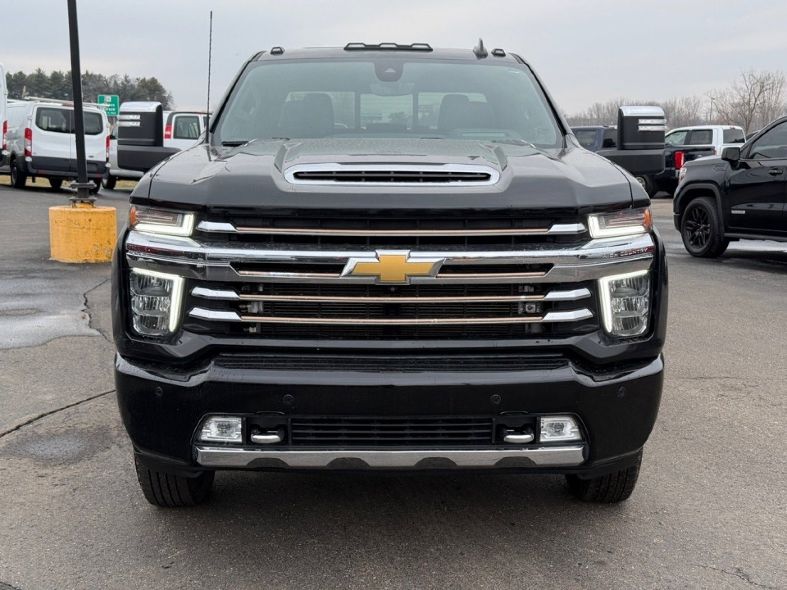 Used 2023 Chevrolet Silverado 3500 High Country image 3