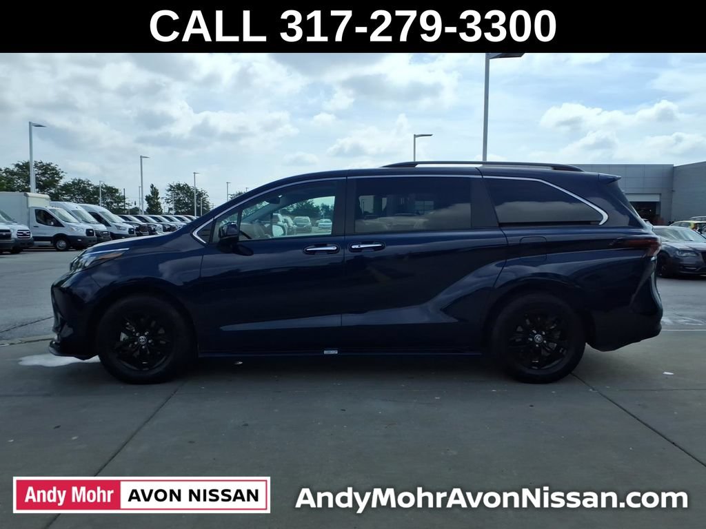 Used 2026 Toyota Sienna XLE FWD image 5
