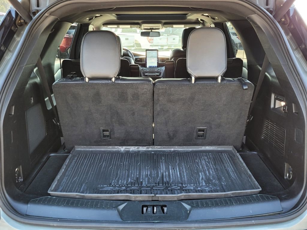 Used 2020 Ford Explorer ST w/ Premium Technology Package image 11