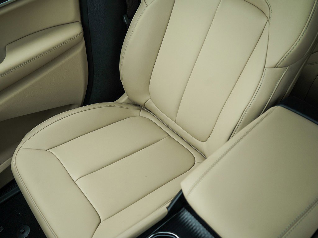 New 2025 Jeep Grand Cherokee Limited w/ Trailer Tow Package image 25