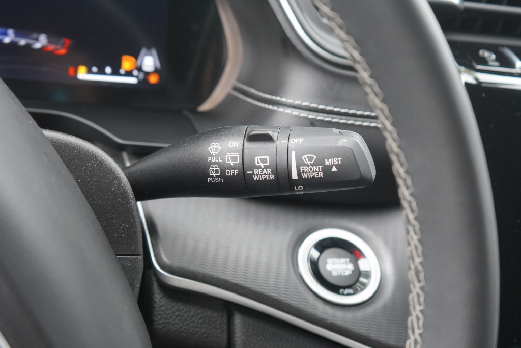 Used 2023 Jeep Grand Cherokee Altitude AWD/4WD image 17