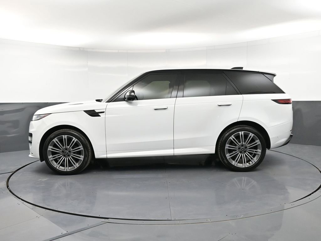 Used 2024 Land Rover Range Rover Sport Dynamic SE AWD/4WD image 2