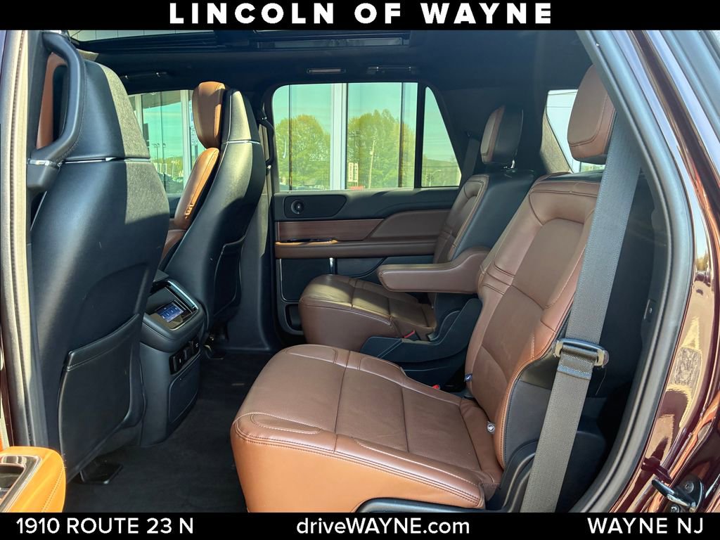 Used 2023 Lincoln Navigator Reserve AWD/4WD image 23