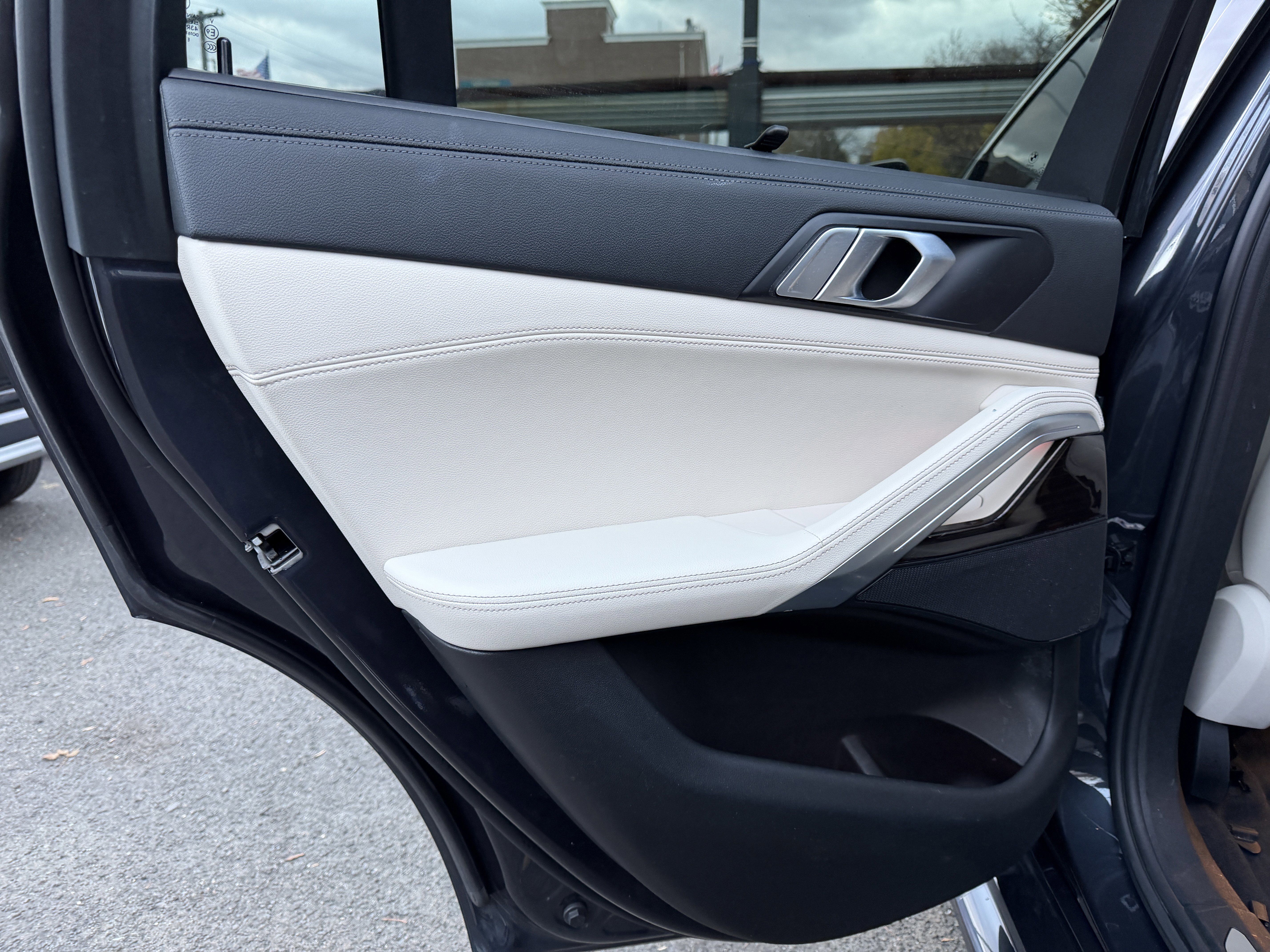 Used 2022 BMW X6 xDrive40i image 39