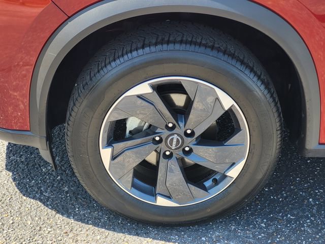 Used 2025 Nissan Rogue SV image 9