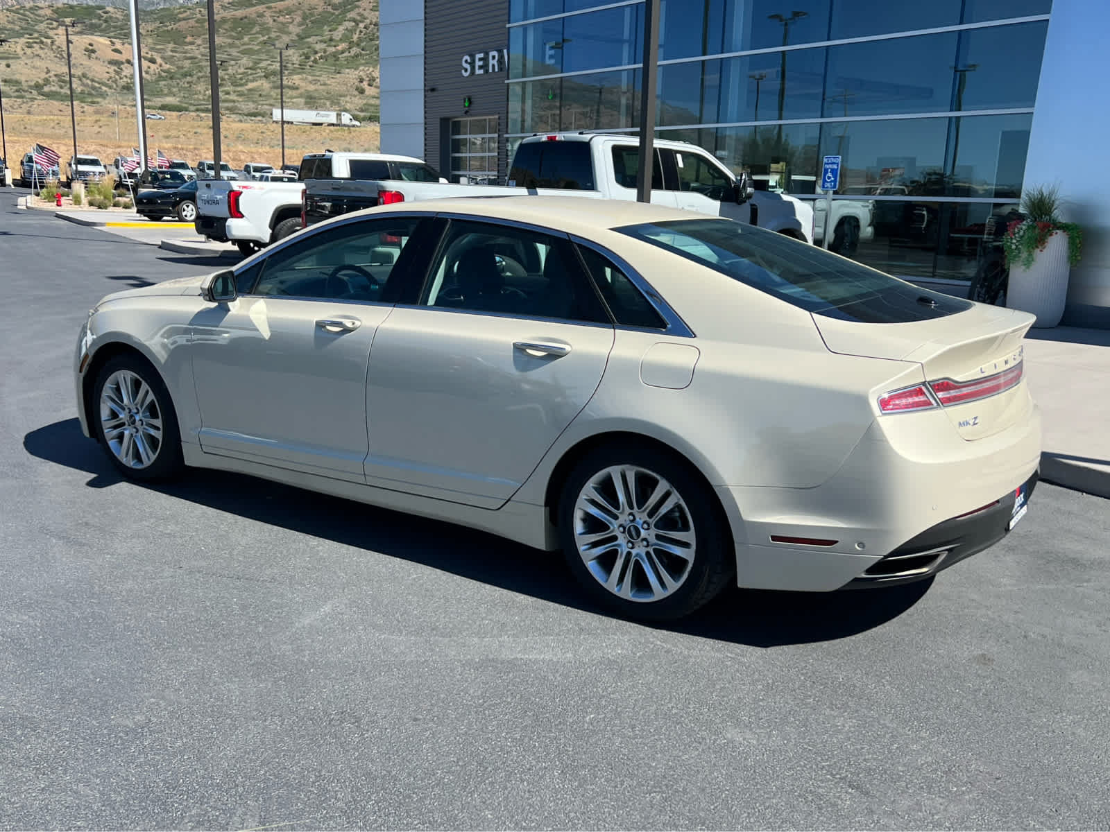 Used 2014 Lincoln MKZ Hybrid w/ Equipment Group 202A Reserve FWD image 11