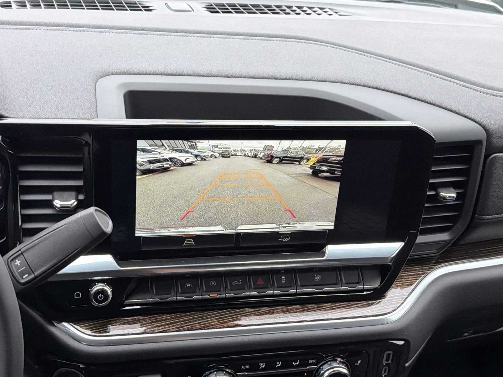 New 2026 GMC Sierra 1500 SLE image 19