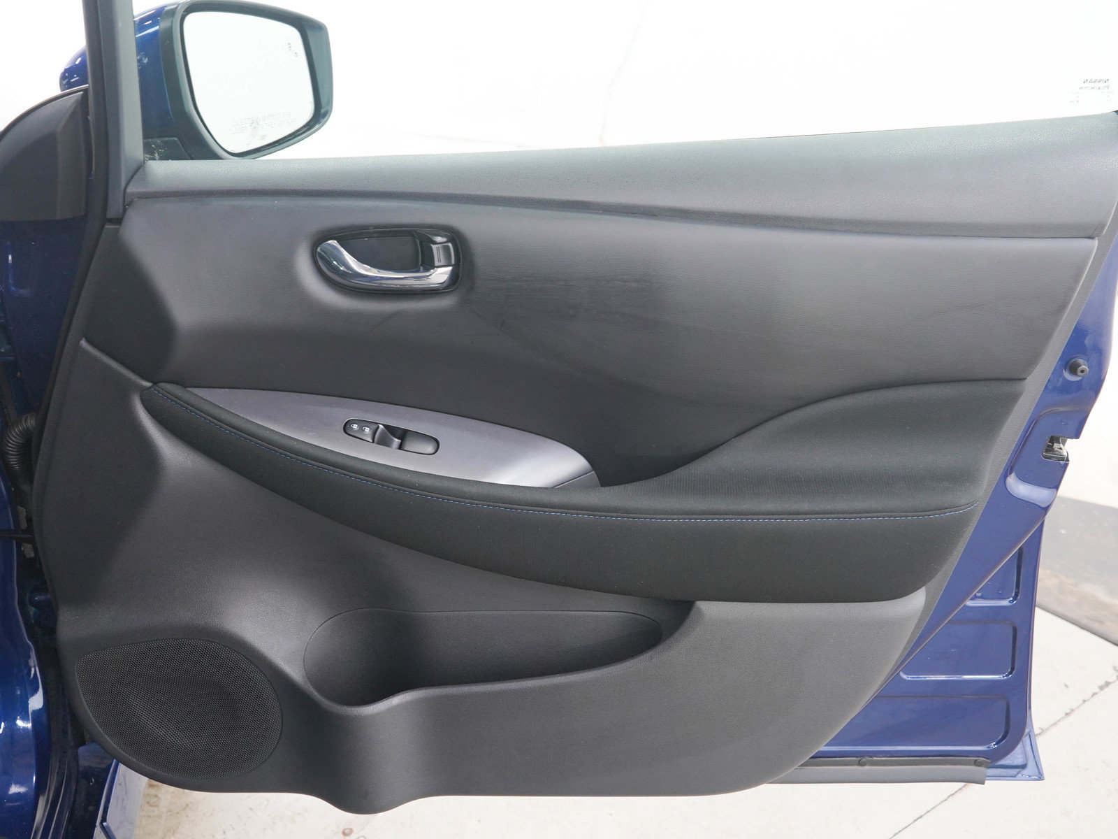 Used 2025 Nissan Leaf S FWD image 9