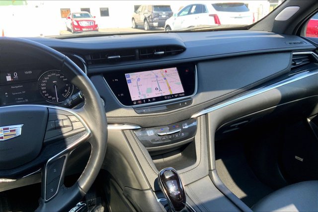 Used 2024 Cadillac XT5 Premium Luxury w/ LPO, Floor Liner Package AWD/4WD image 5