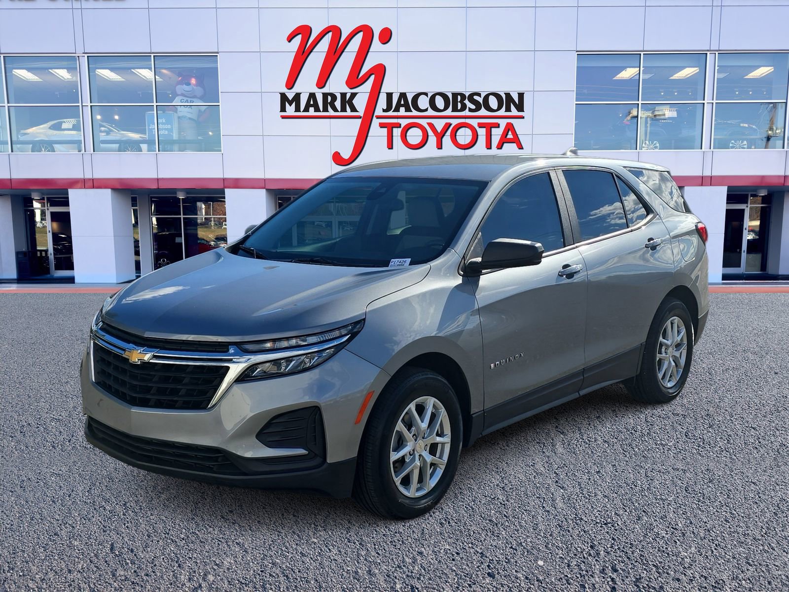 Used 2023 Chevrolet Equinox LS image 1